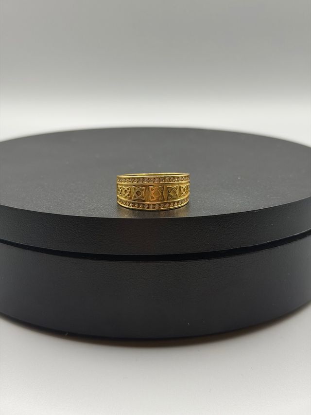 Ref143 Anillo de oro de 18k