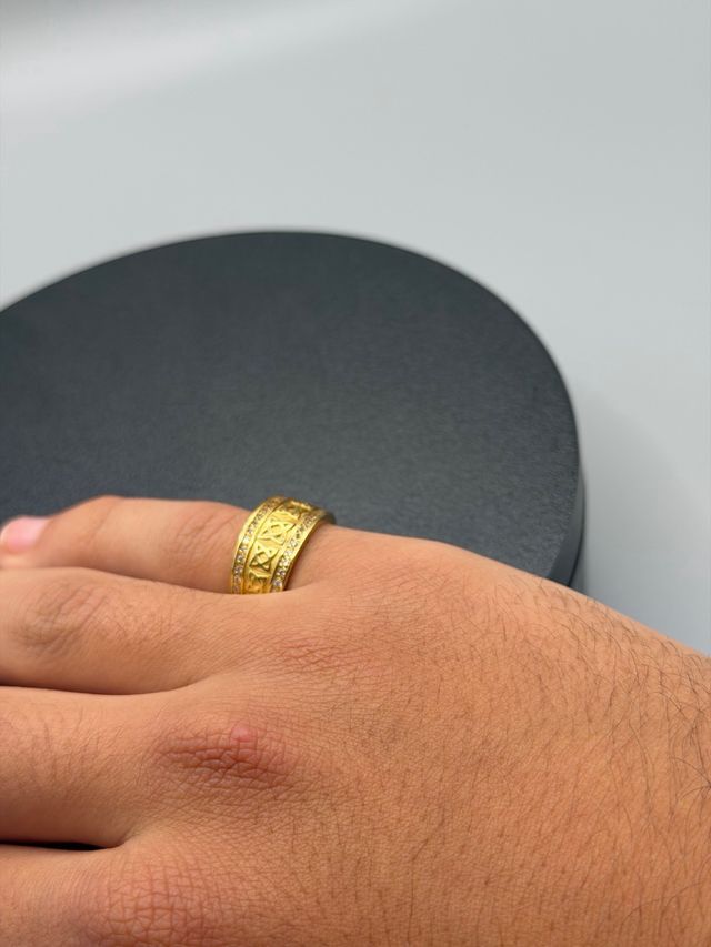 Ref143 Anillo de oro de 18k