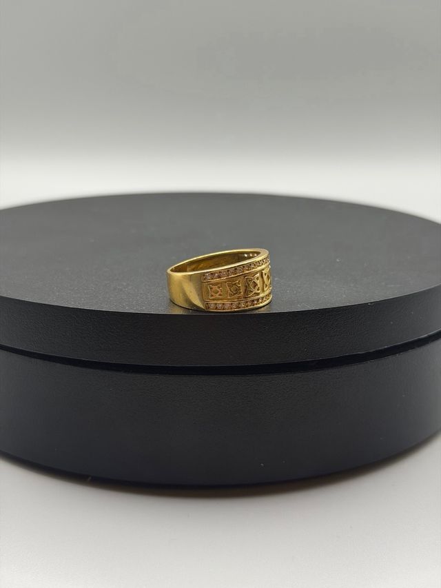 Ref143 Anillo de oro de 18k