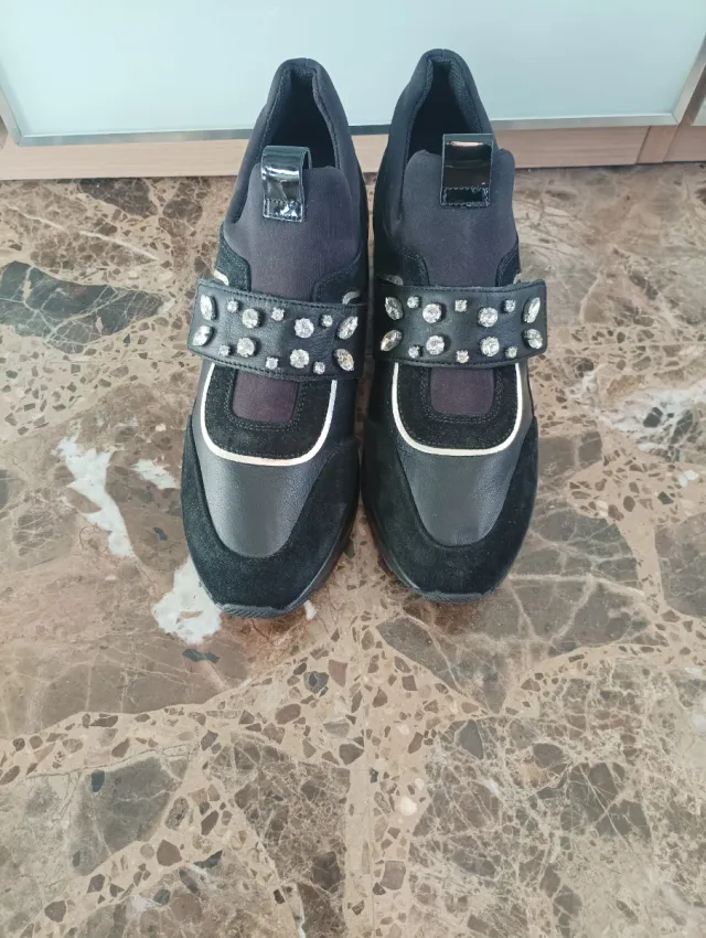 Zapatos Geox Mujer Negros y Plateados