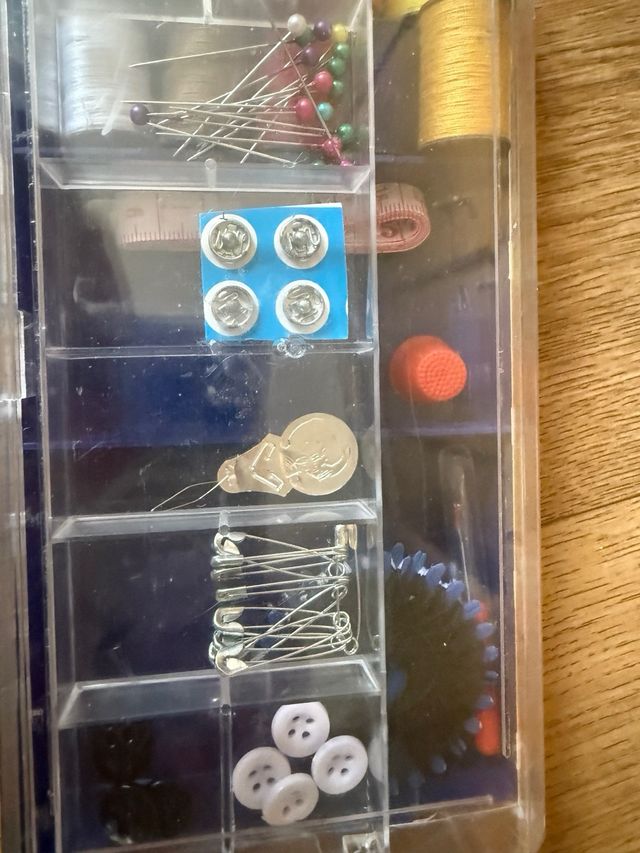 Set de costura nuevo