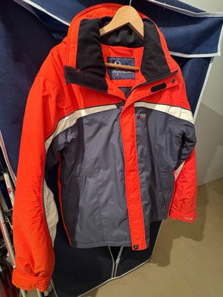Anorak Peak Performance gris y naranja