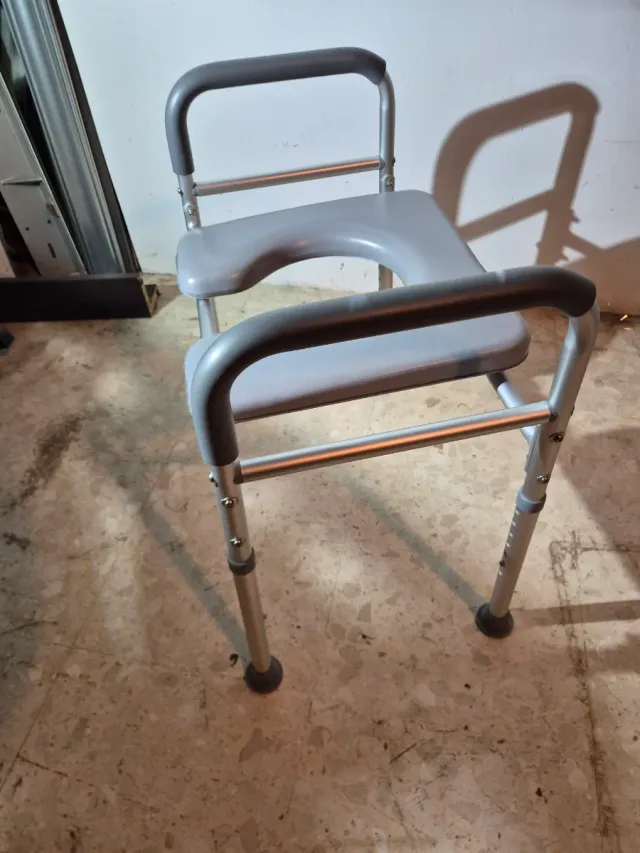 Silla para inodoro ajustable