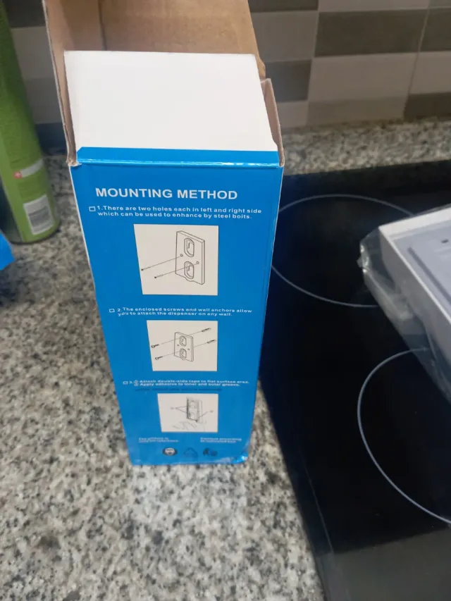 Dispensador de jabón pared blanco