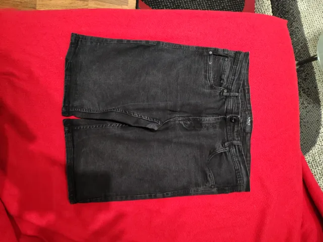 Pantalón vaquero corto negro