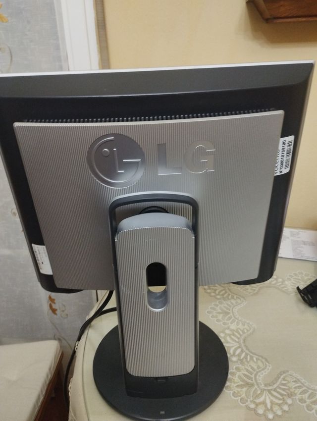 Monitor LG Flatron 17 Plata/Negro