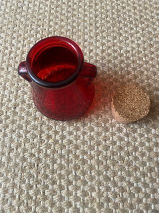 Frasco antigo vidro encarnado cortiça estanho