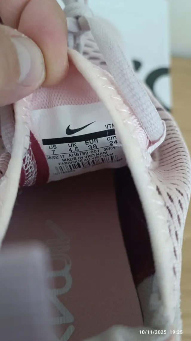 Zapatillas Nike Air Max 270 Rosa y Blanco