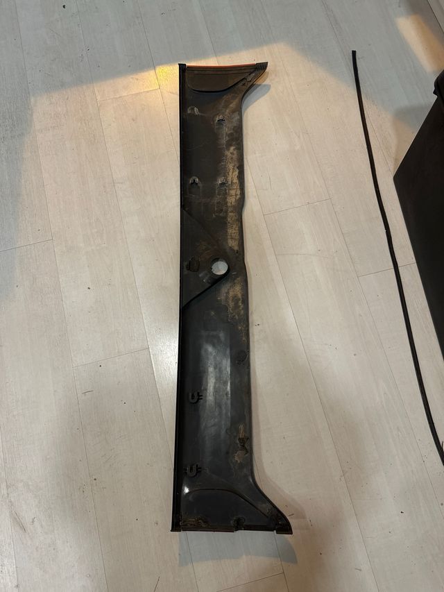 Terrano 2 Pieza Negra con Reflector