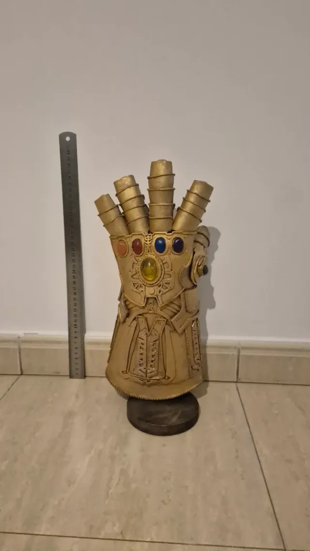 Réplica Guantelete Infinito Marvel