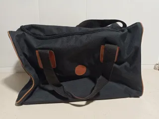 Bolso negro con detalles marrones