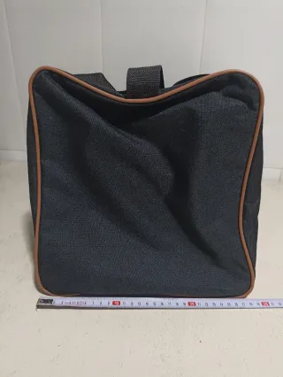 Bolso negro con detalles marrones