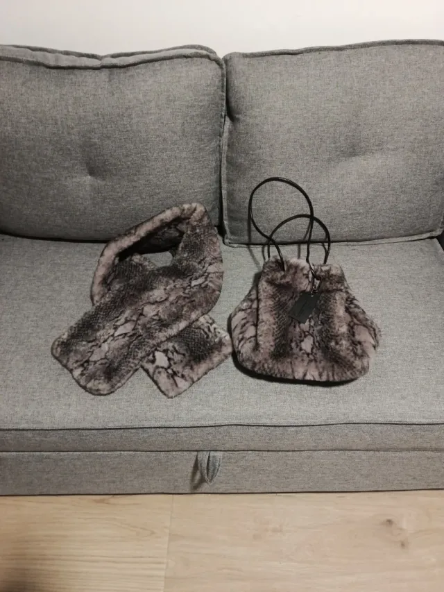 Bolso y bufanda a juego