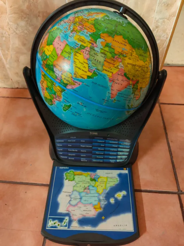 Globo terráqueo educativo interactivo