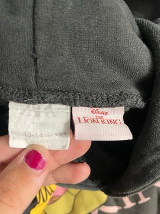 Sudadera El Rey León Negra