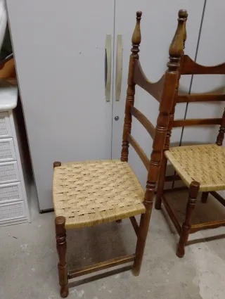 sillas  de madera y enea