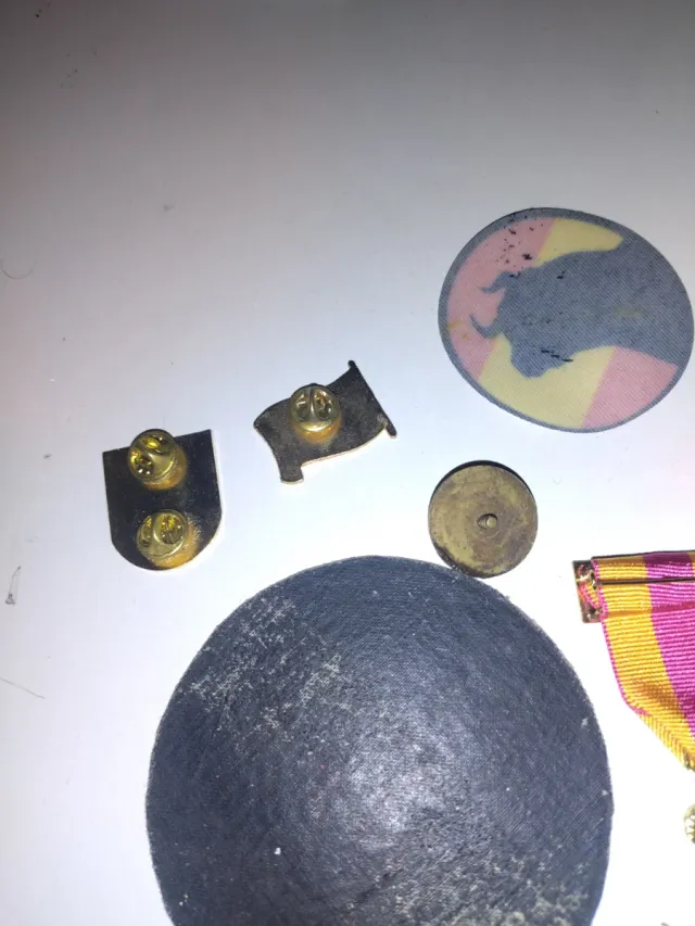 Lote 2 efectos militares