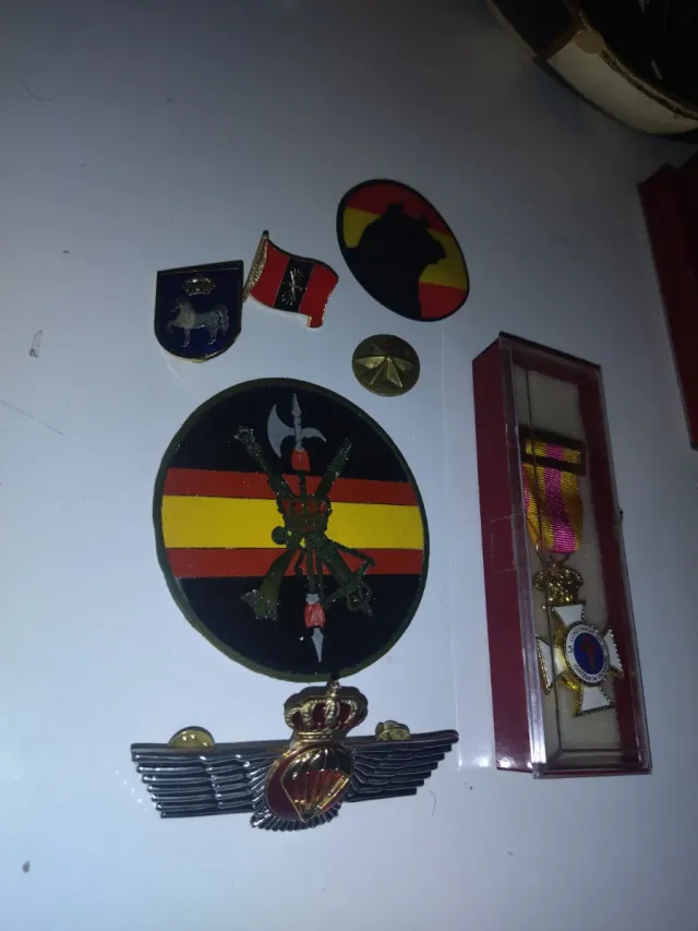 Lote 2 efectos militares