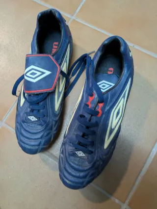 BOTAS DE FÚTBOL