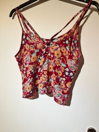 Blusa corta floreada tirantes cruzados