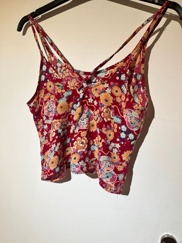 Blusa corta floreada tirantes cruzados