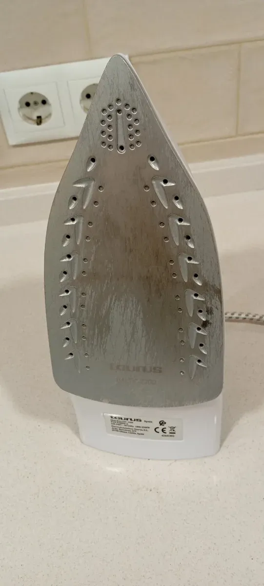 Plancha de vapor Taurus Baltic 2200