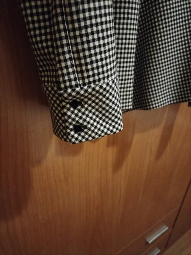 Blusa cuadros blanco y negro