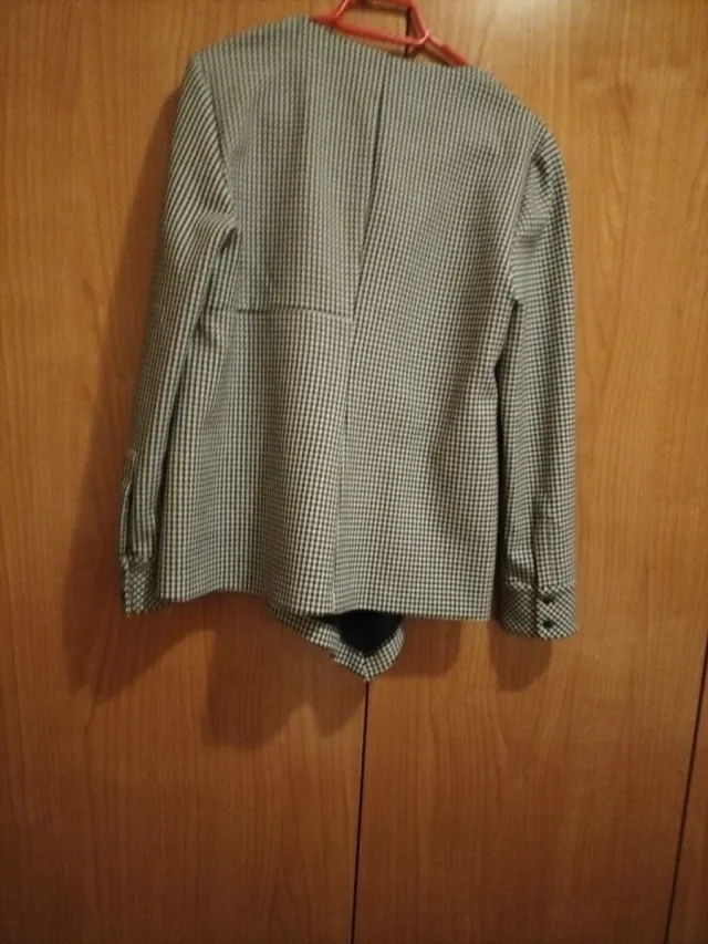 Blusa cuadros blanco y negro