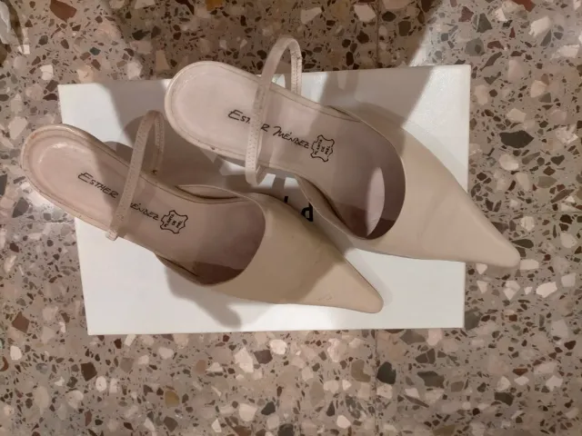 Zapatos Esther Méndez punta tacón medio beige