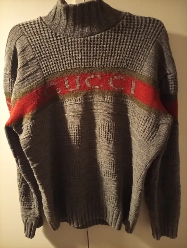 Sudadera/jersei Gucci Invierno Gris y Roja.