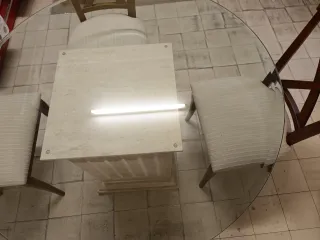 Mesa Cristal y 4 Sillas