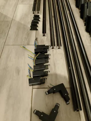 7 Focos LED 3K + Carriles