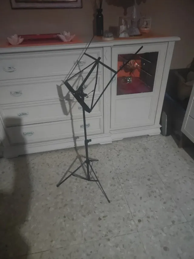 Atril musical negro plegable