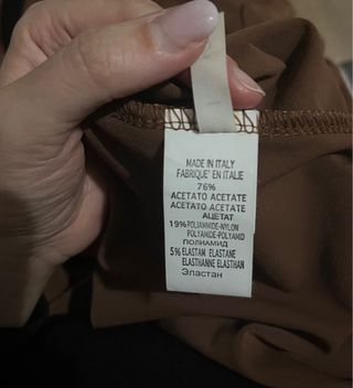 Abito elegante color caffè con frange