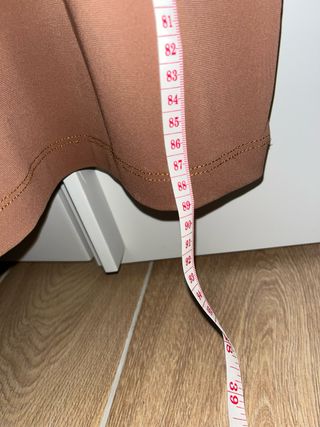 Abito elegante color caffè con frange