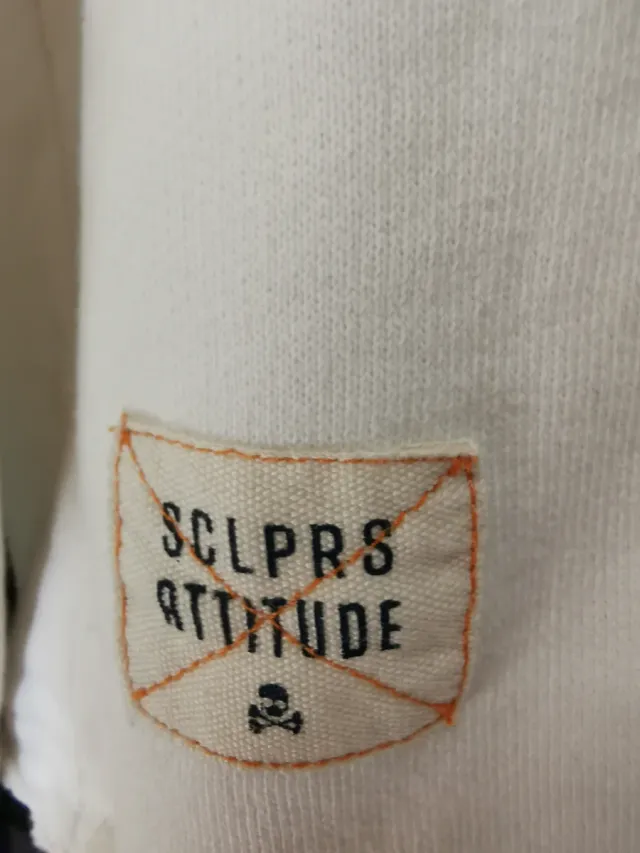 Sudadera SCALPERS Blanca Calavera en verde