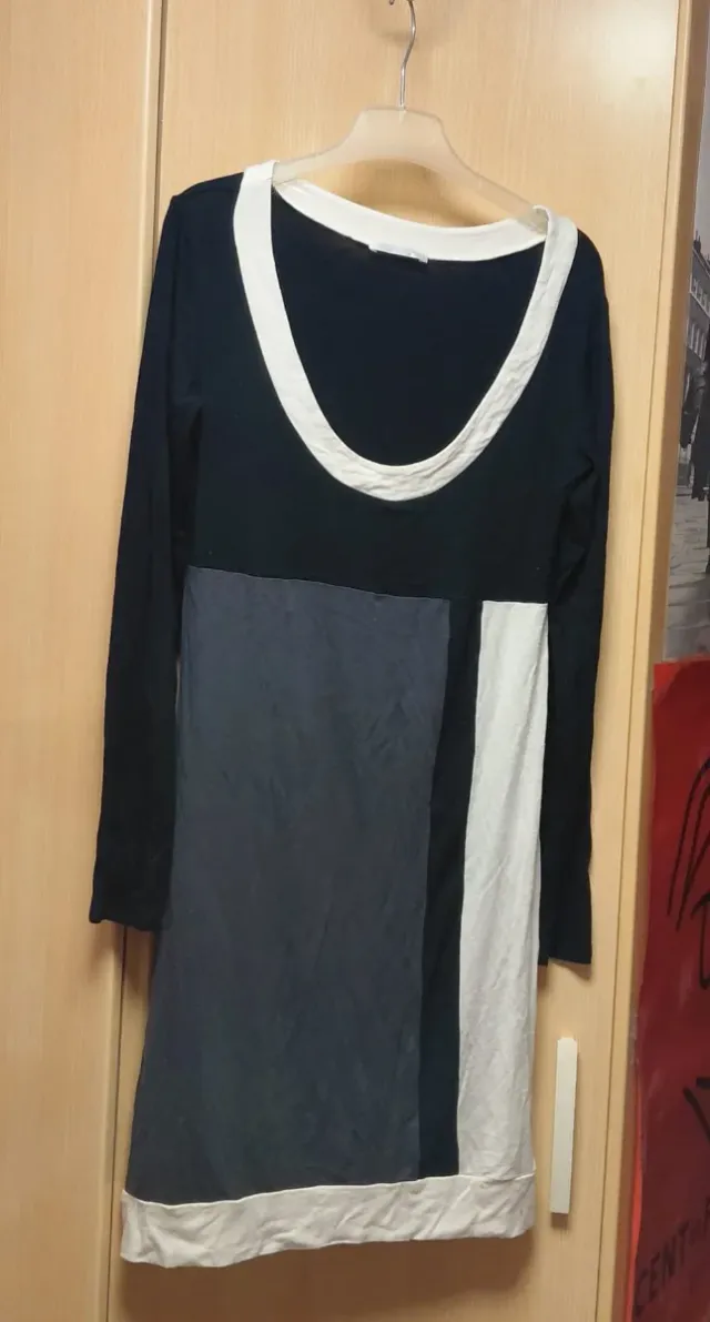Vestido manga larga negro, gris y blanco