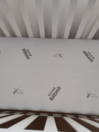 Cuna Micuna blanca + colchón viscoelástico