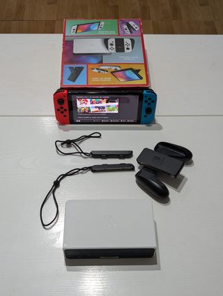 Nintendo Switch OLED - Como Nueva