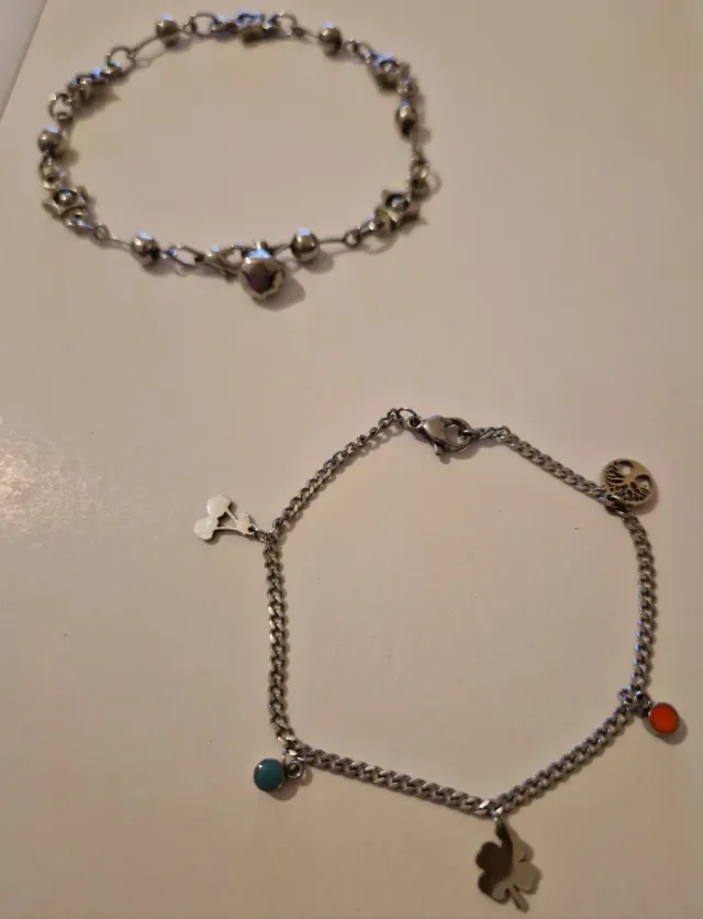 2 Pulseras con abalorios