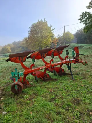 Arado Trisurco en buen estado