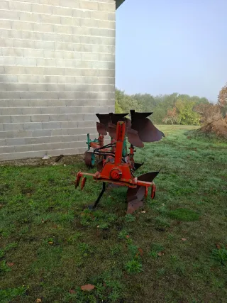 Arado Trisurco en buen estado