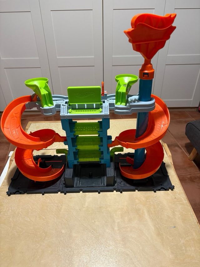 Hot Wheels City Mega Car Wash