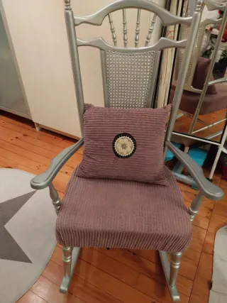 Mecedora antigua de madera