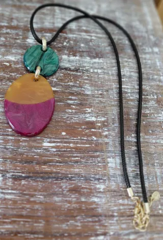 Collar colgante ovalado y redondo