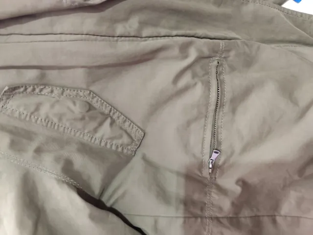 Parka niña verde oscuro. Súper cómoda.