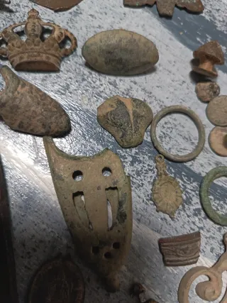 Lote de artefactos antiguos