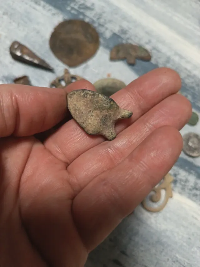 Lote de artefactos antiguos