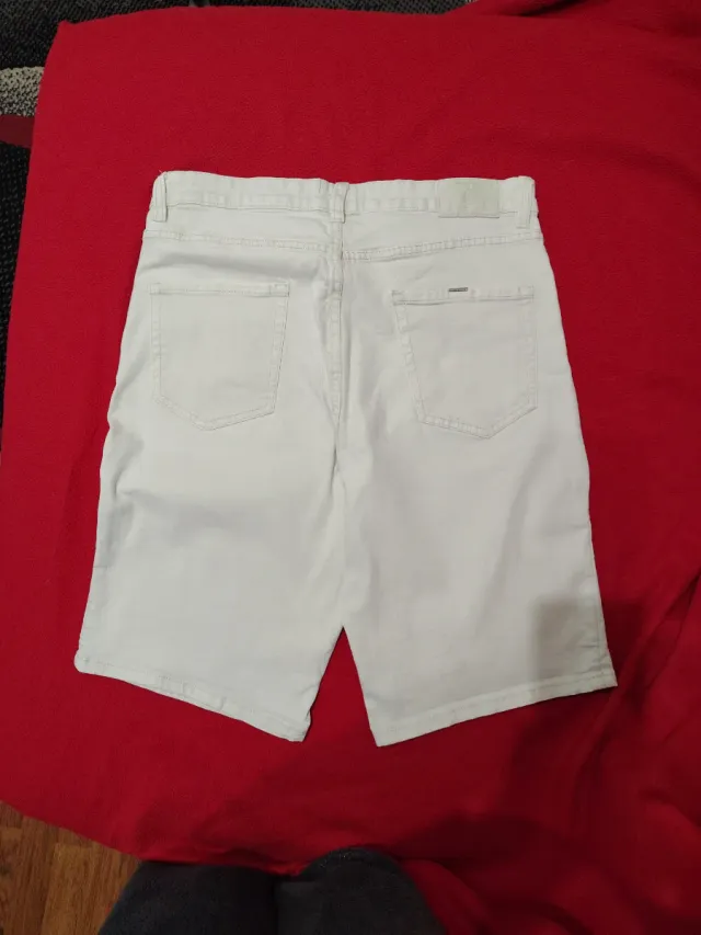 Pantalón corto vaquero beige claro