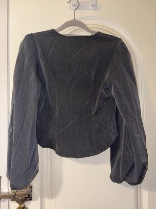 Blusa Shein gris con lazada